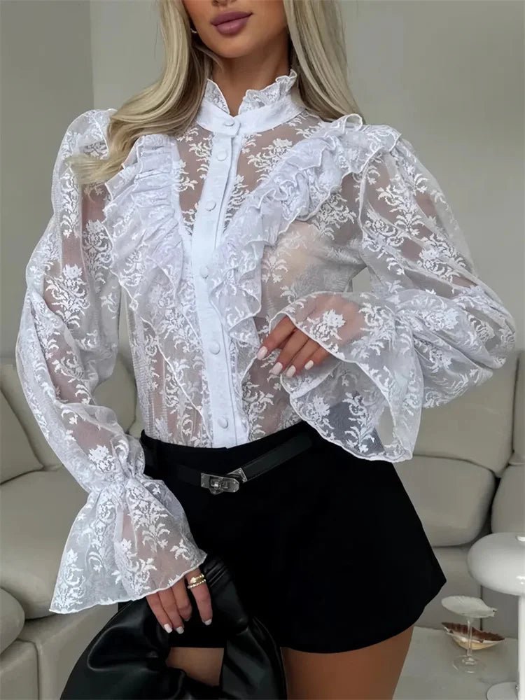Chemisier féminin Tossy en dentelle imprimée avec volants, patchwork transparent et laçage — manches longues, top chic pour bureau et été 2026 - Deliora
