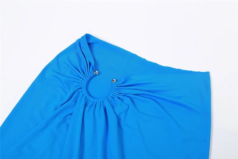 Ensemble deux pièces couture : top bustier épaules nues et jupe taille haute fendue — une silhouette sexy et affirmée au style street - fashion 2025 - Deliora